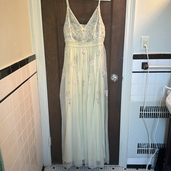 Asos light green embellished bridesmaids dress - Picture 2 of 6